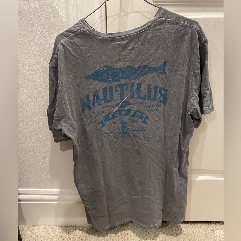 Disney World 20,000 Leagues Under the Sea T-shirt Magic Kingdom Nautilus